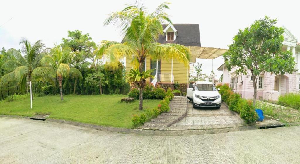 Villa Gathering Yuni Syahla Citaringgul Exterior photo