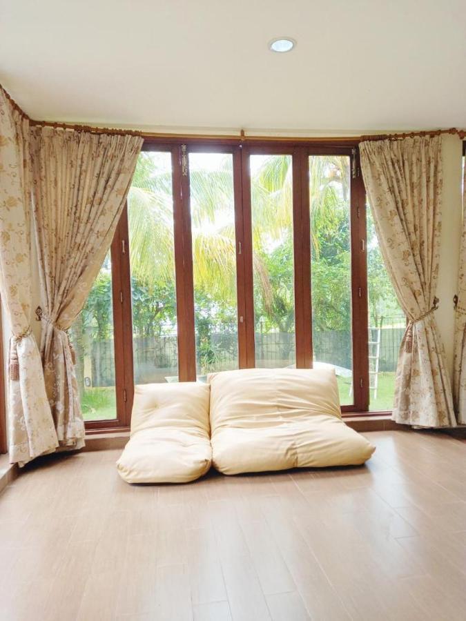 Villa Gathering Yuni Syahla Citaringgul Exterior photo