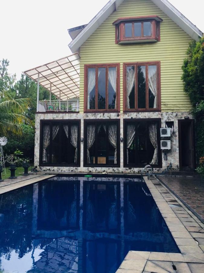 Villa Gathering Yuni Syahla Citaringgul Exterior photo