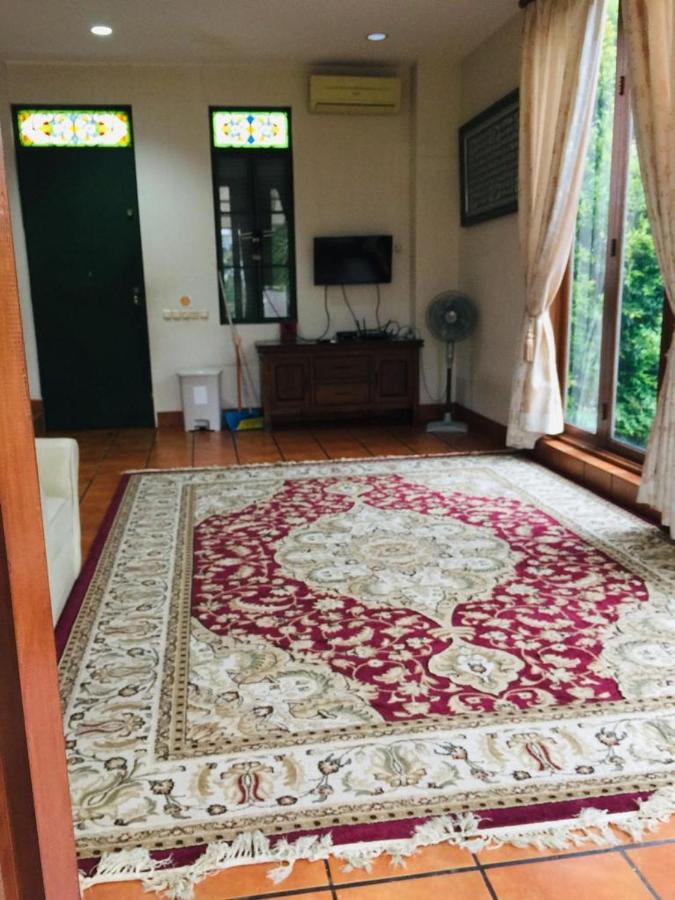 Villa Gathering Yuni Syahla Citaringgul Exterior photo