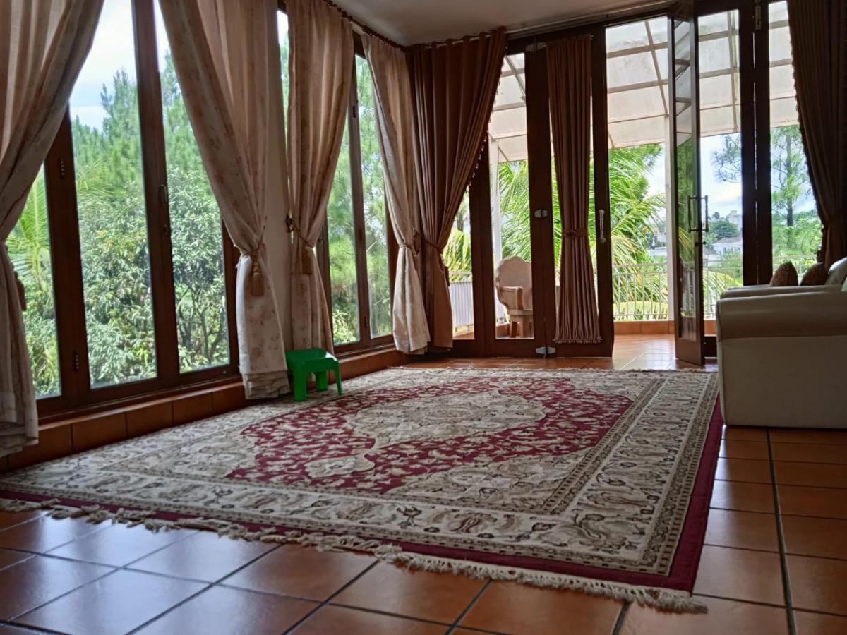 Villa Gathering Yuni Syahla Citaringgul Exterior photo